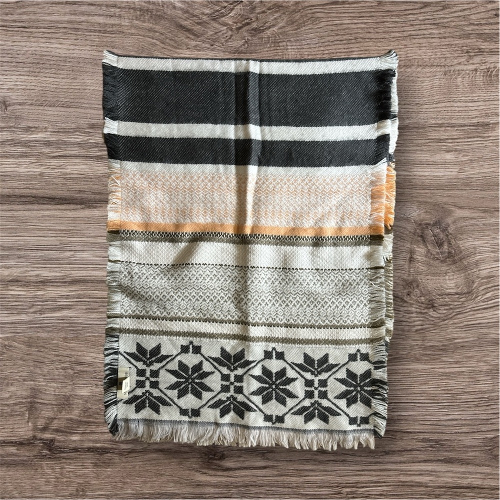 Patterned blanket scarf